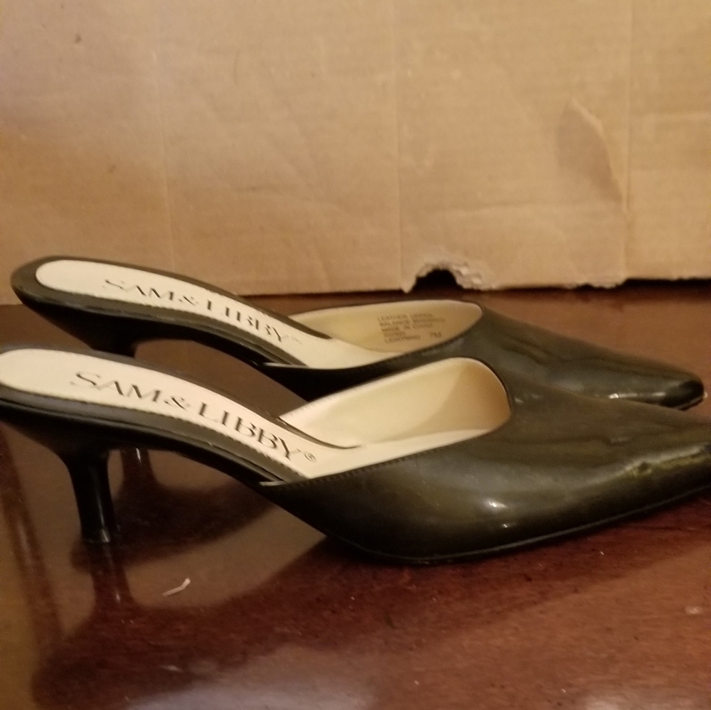 Shoes - Picture 2 of 3